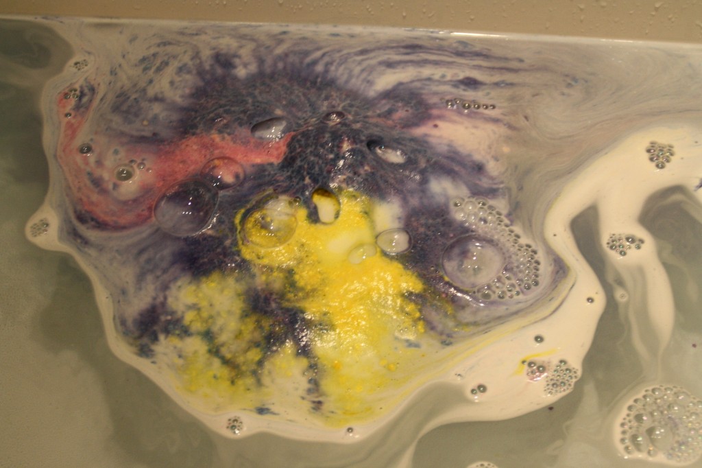 Lush Bath bomb Bunnipunch